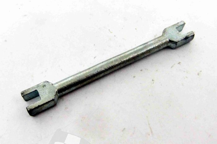 SCHREMS SPOKE WRENCH TOOL6,5x6,8MM
