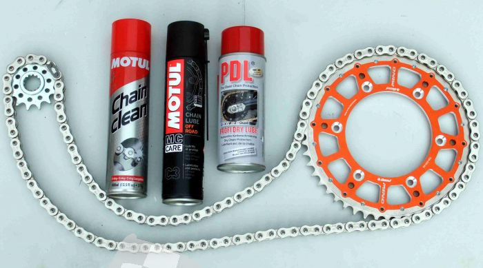 ON REQUEST OFFROAD CHAIN SET WITH THE DOSE FOR KIT SILVER / BLACK / OR COLOURED ON Honda CR 125 1988-2003